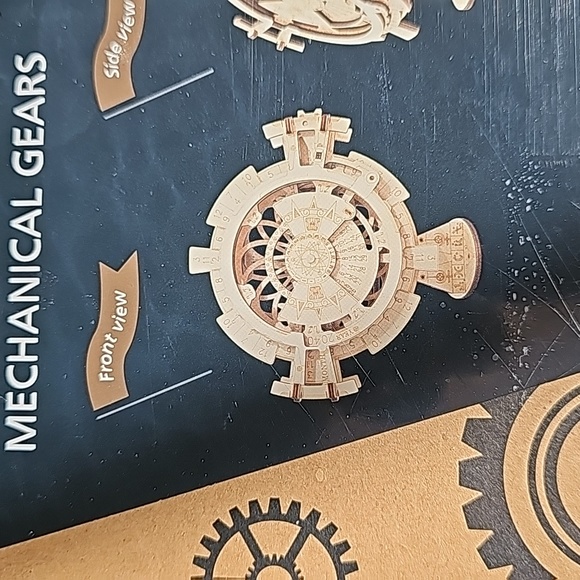 Perpetual Calendar - Picture 3 of 11